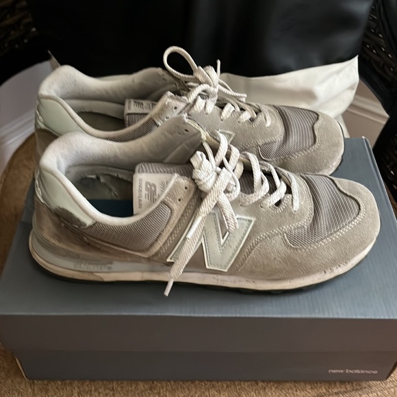 New Balance - Picture 2 of 4